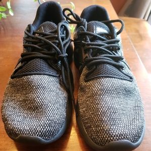 Black and light pink RBX women's shoes